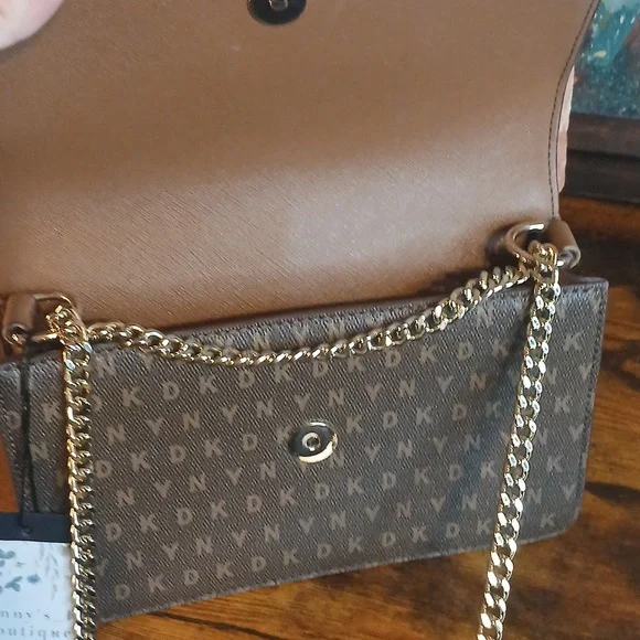 NEW!! DKNY Signature Logo Brown Bryant Flap Over Shoulder Bag/crossbody/ Clutch - Picture 13 of 17